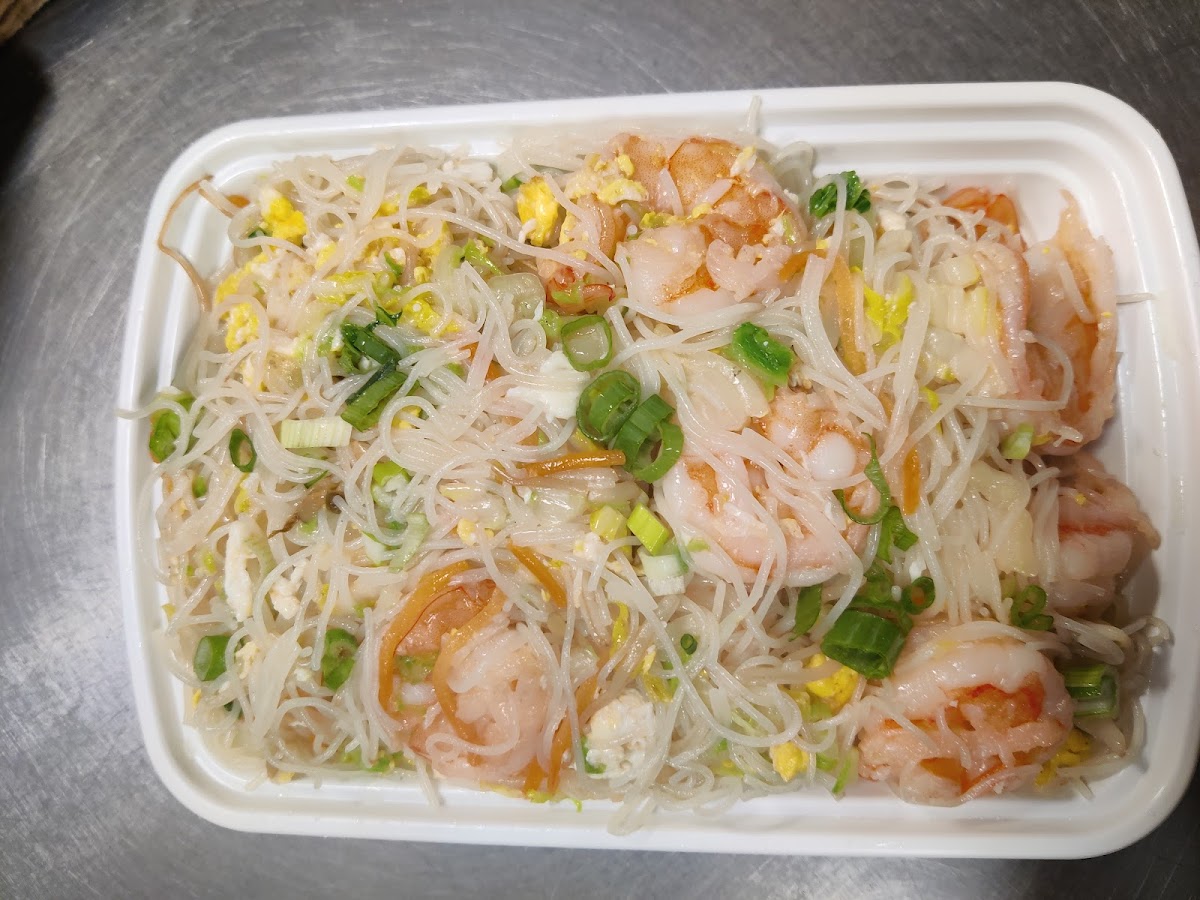 Shrimp mei fun rice noodles with egg, scallions, and fresh shrimp